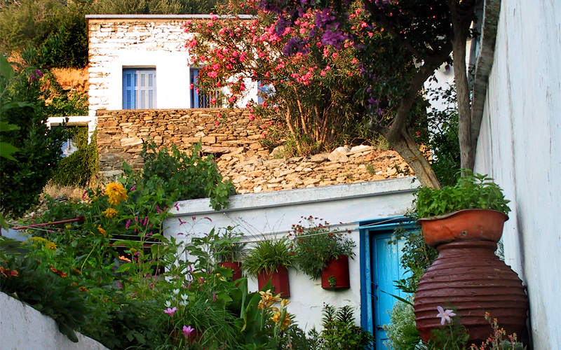 Best village in Andros: Paleopolis